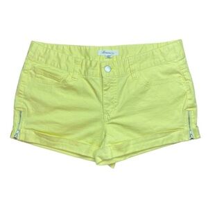 NWOT Forever 21 Women’s Yellow Shorts Size 29